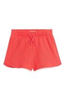 Arket Frottee-Shorts Rot in Größe 146/152. Farbe: Red