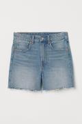 H&M Slim High Denim Shorts Hellblau in Größe 32. Farbe: Light denim bl...