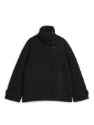 Arket Flauschige Jacke aus Wollmischung Schwarz, Jacken in Größe 38. F...
