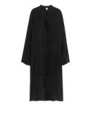 Arket Rüschenkleid Schwarz, Alltagskleider in Größe 40. Farbe: Black