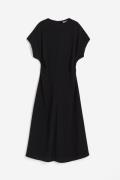 H&M Kleid mit betonter Taille Schwarz, Alltagskleider in Größe XS. Far...